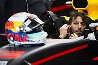 Ricciardo tiene algunas "cartas" sobre su renovación con Red Bull