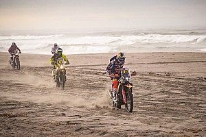Tres f&aacute;bricas se juegan la victoria del Dakar 