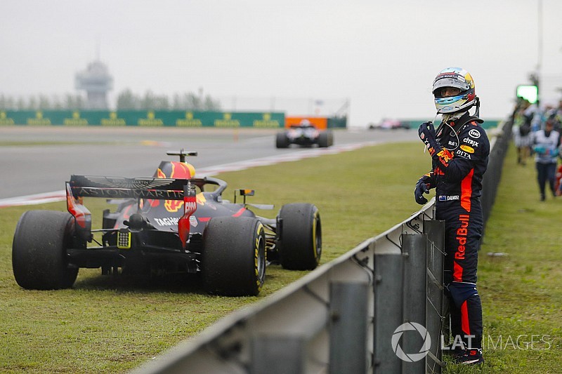 Риккардо стал терять веру в прогресс Renault