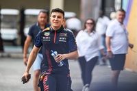 Hadjar admite que temía perder el asiento de RB ante Colapinto