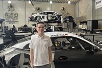 Tiene 17 años y será el piloto más joven de la historia del DTM