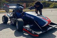 Fórmula SAE Brasil: estudantes de graduação produzem carros tipo fórmula e competem entre si