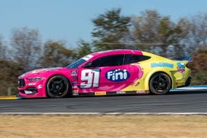 NASCAR Brasil: Barrichello brilha e 'varre' fim de semana no Velocitta