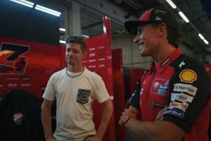 El Inside Ducati revela la charla entre Stoner y M&aacute;rquez criticando las nuevas 'ayudas'