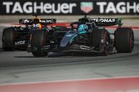 ¿El choque Russell/Verstappen refleja un problema en control de carrera?