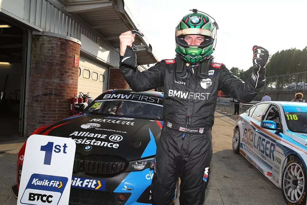 Race winner Tom Oliphant, Team BMW BMW 330i M Sport