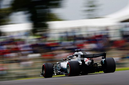 Fotogallery: Lewis Hamilton domina il venerdì di Suzuka