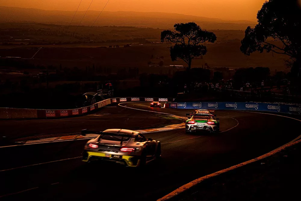 #888 Mercedes-AMG Team Triple Eight Race Engineering Mercedes AMG GT3: Shane Van Gisbergen, Jamie Whincup, Maximilian G&ouml;tz