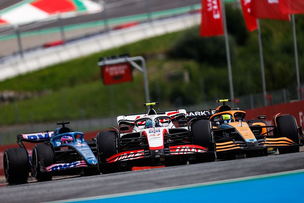 Mick Schumacher, Haas VF-22, Lando Norris, McLaren MCL36, Fernando Alonso, Alpine A522