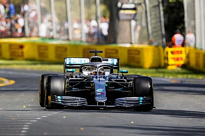 Melbourne, Libere 1: Hamilton con la Mercedes precede le due Ferrari