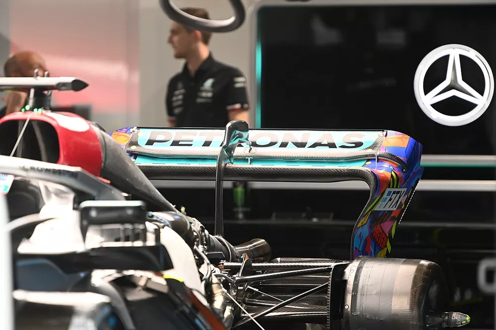 Detalle de la parte trasera del Mercedes W13