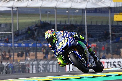 Dans une position "pas fantastique", Rossi attend le soleil