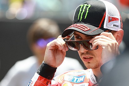 Lorenzo se bat avec le côté illogique de la Ducati