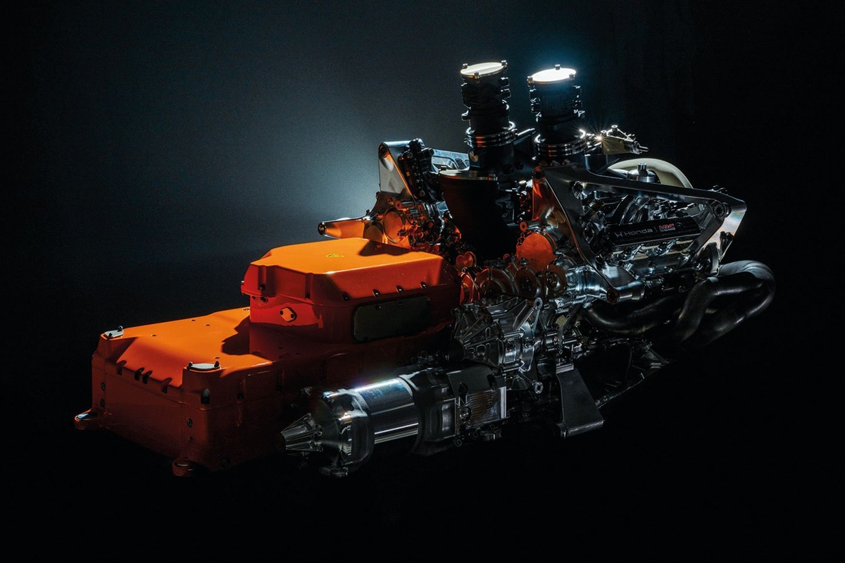 Видео «Автоспорт объясняет: инженерные проблемы новых правил силовых агрегатов Формулы-1»