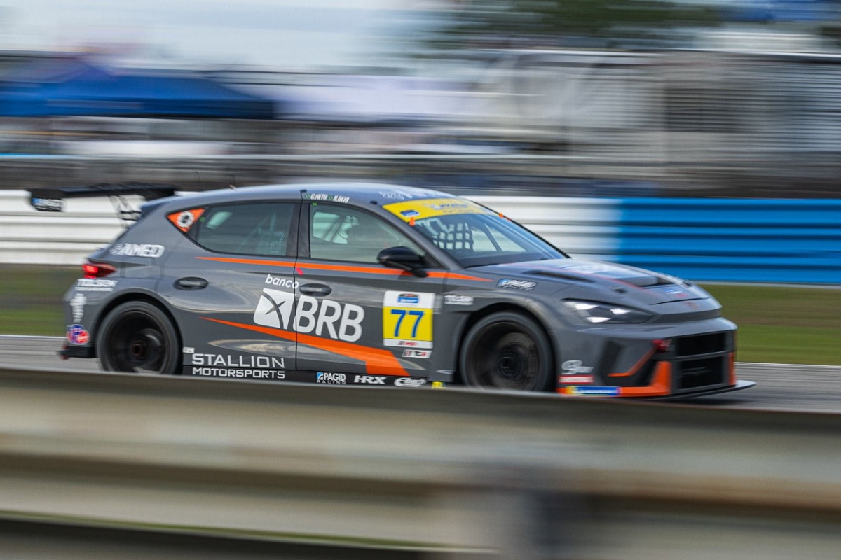 Raphael Reis defende a liderança do TCR Brasil em Cascavel