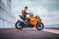 La nueva superbike de KTM ya est&aacute; aqu&iacute; y tiene la aprobaci&oacute;n de Pedrosa