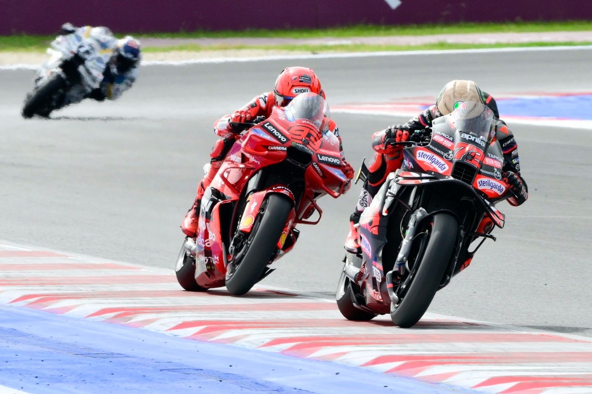 How Marquez pressure forced Bezzecchi into error that cost him San Marino GP victory