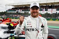 Bottas vence a Hamilton por la pole en Silverstone