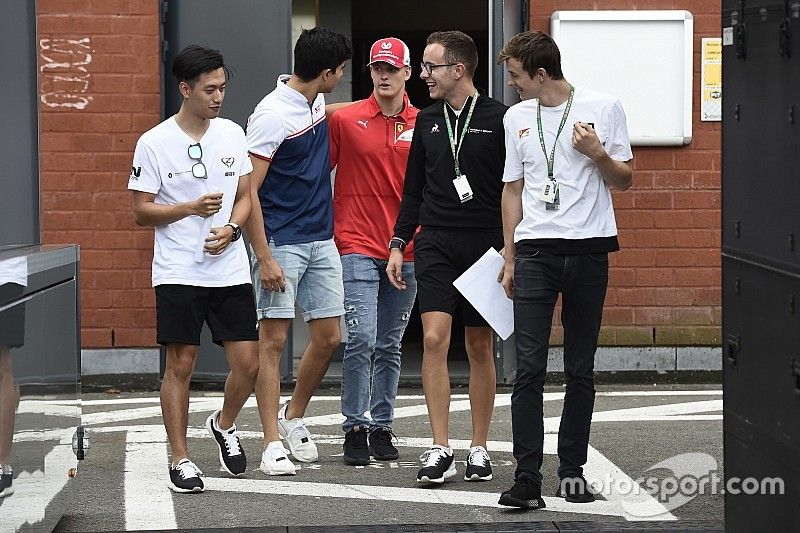 Anthoine Hubert, Arden Guanyu Zhou, UNI Virtuosi Racing