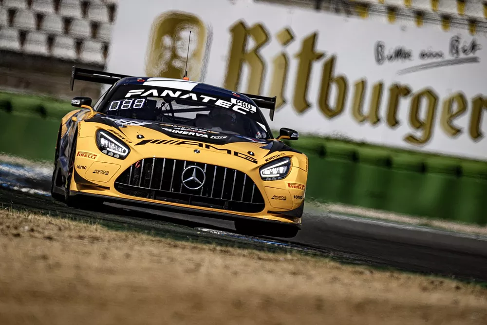 #88 AMG Team AKKODIS ASP, Mercedes-AMG GT3: Raffaele Marciello, Daniel Juncadella, Jules Gounon