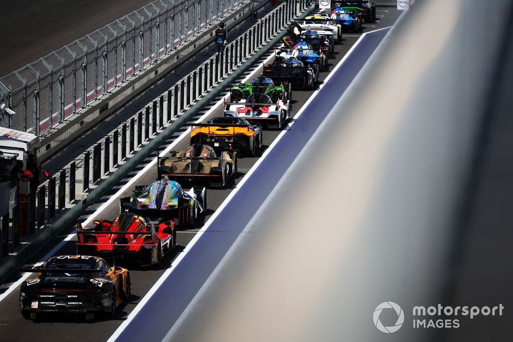 Pitlane de Losail, coches del WEC