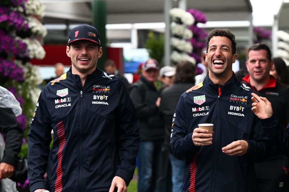 Max Verstappen, Red Bull Racing, Daniel Ricciardo, Sergio Pérez, Red Bull Racing, y Jonathan Wheatley, Jefe de equipo Red Bull Racing