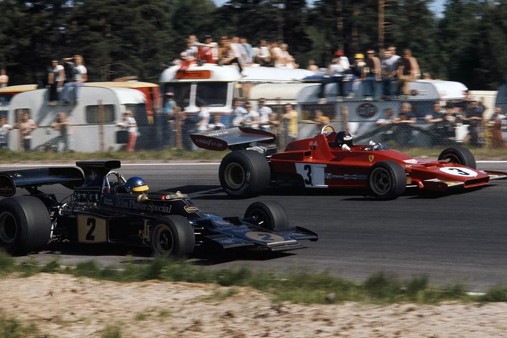 Jacky Ickx, Ferrari 312B3 battles with Ronnie Peterson, Lotus 72E Ford.