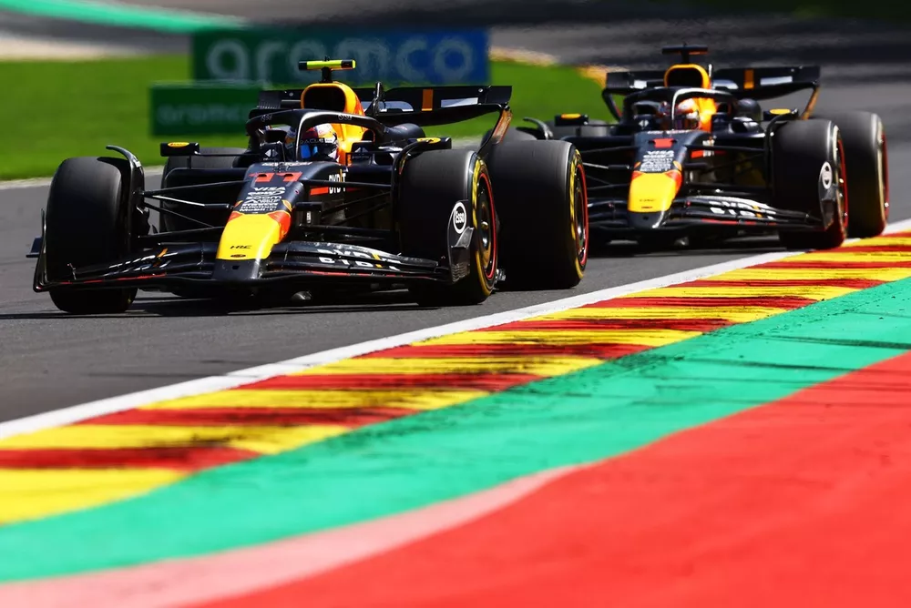 Sergio Perez, Red Bull Racing RB20, Max Verstappen, Red Bull Racing RB20