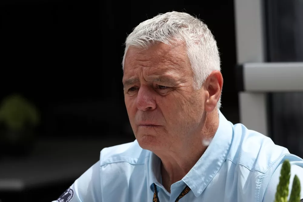 Derek Warwick, commissaire