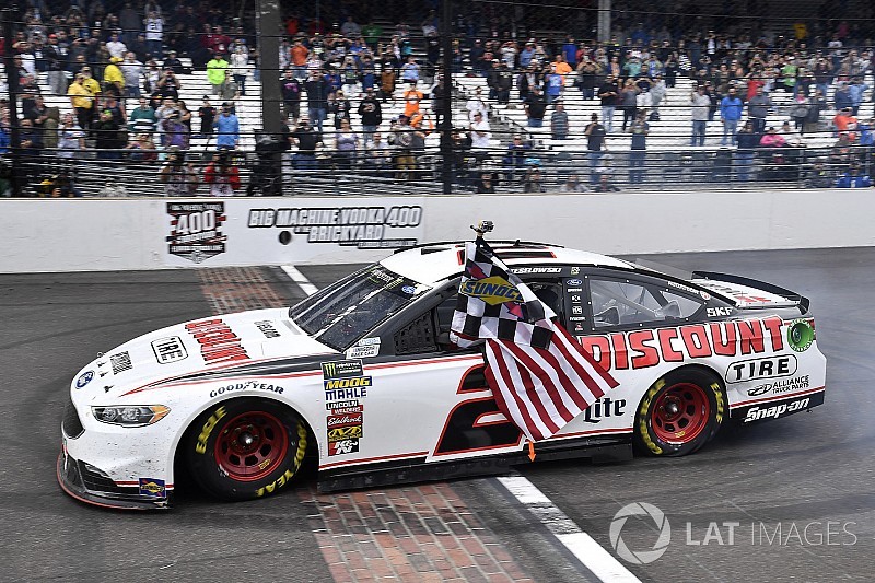 NASCAR: Keselowski gewinnt Indianapolis - Playoff-Feld 2018 steht