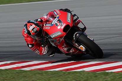 Tampil menggila, Petrucci cetak rekor lap