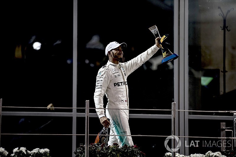 Hamilton: İdolüm eski F1 pilotları değil, Muhammad Ali'ydi