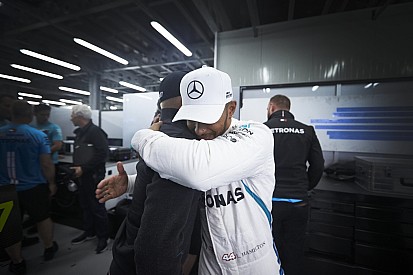 У Mercedes не вважають справедливою перемогу Хемілтона в Баку