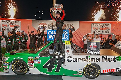 Rhodes vence em Kentucky com tática de pits perfeita