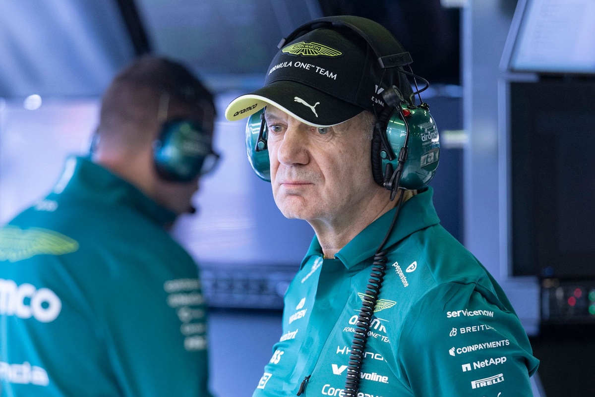 Adrian Newey to step down as Aston Martin F1 team principal