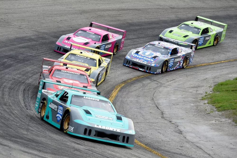 Superstar Racing Experience action