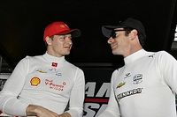 Penske 1-2 en la penúltima práctica
