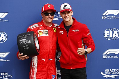 Raikkonen blijft koel, Vettel geheimzinnig over radiobericht