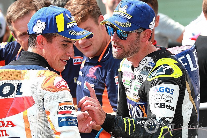 Crutchlow: “A simple vista se ve que la moto de Márquez no es como la mía”