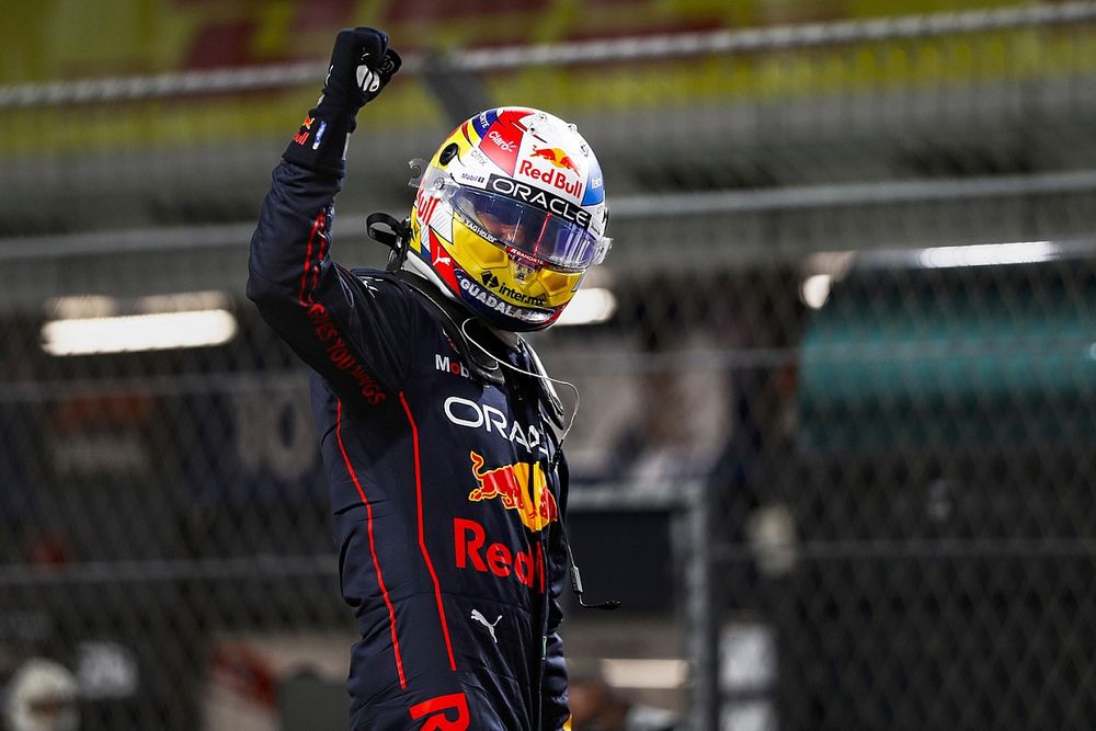 Ganador de la pole Sergio Pérez, Red Bull Racing, celebra