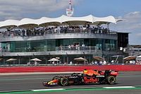 Verstappen aproveita largada ruim de Hamilton, vence a primeira sprint da F1 e fica com a pole do GP da Grã-Bretanha