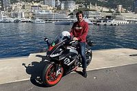 Alonso lleg&oacute; con estilo al GP de M&oacute;naco