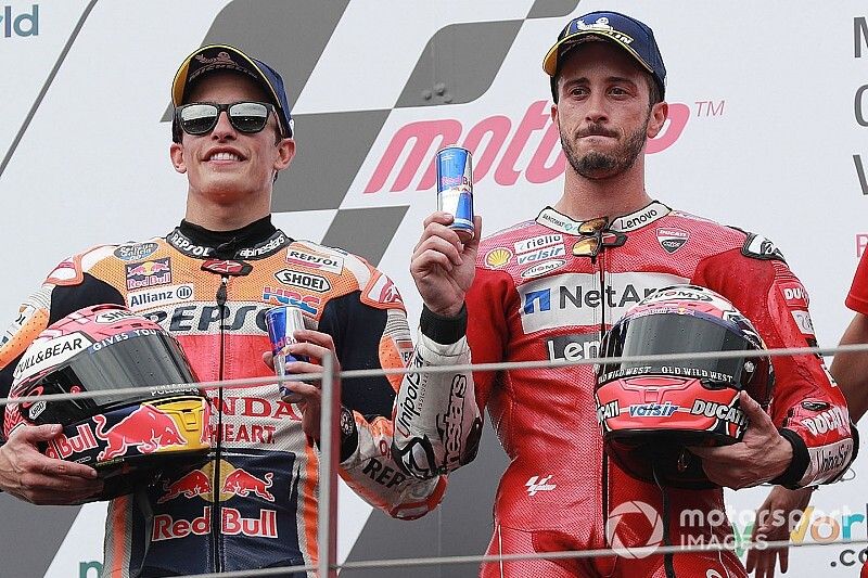 Podio: ganador de la carrera Andrea Dovizioso, Ducati Team segundo lugar Marc Márquez, Repsol Honda
