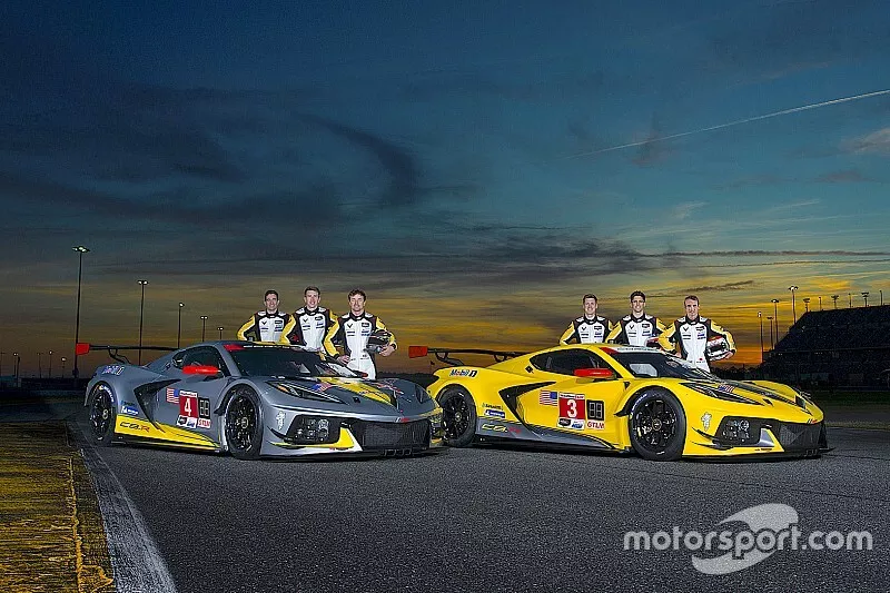 #4 Corvette Racing Corvette C7.R: Oliver Gavin, Tommy Milner, Marcel F&auml;ssler, #3 Corvette Racing Corvette C7.R: Antonio Garcia, Jordan Taylor, Nicky Catsburg