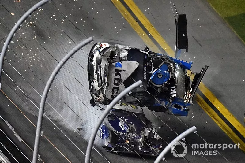 Crash of Ryan Newman, Roush Fenway Racing, Ford Mustang Koch Industries