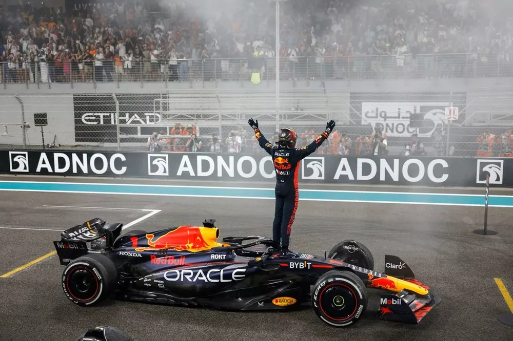 2023年のF1を”ほぼ”完全制圧。レッドブル、伝統のAutosport Awardで