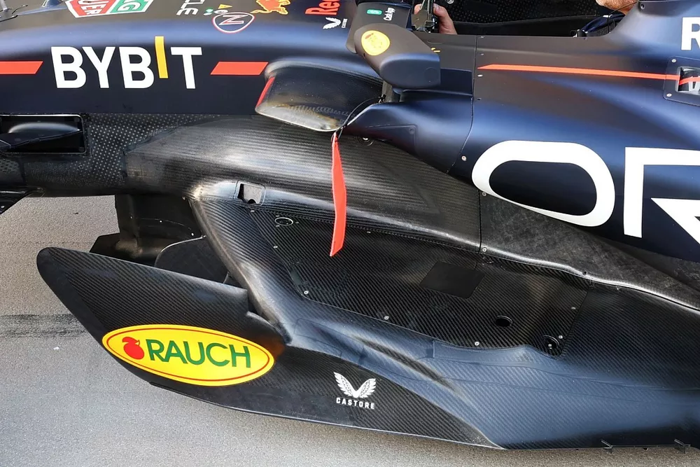 Pontons de la Red Bull Racing RB19