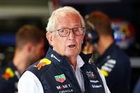 F1 fan crashes Helmut Marko interview - ends up playing reporter in hilarious encounter at Dutch GP