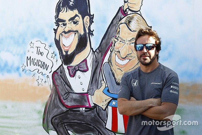 Fernando Alonso, McLaren, alongside a caricature