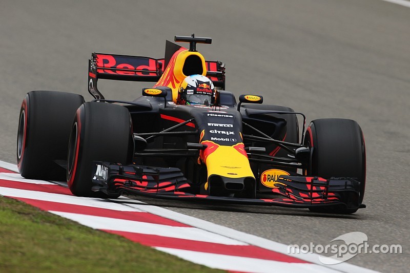 Battu par Verstappen, Ricciardo veut